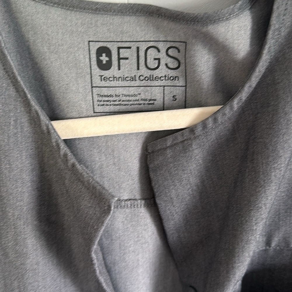 Figs coat - Picture 2 of 4